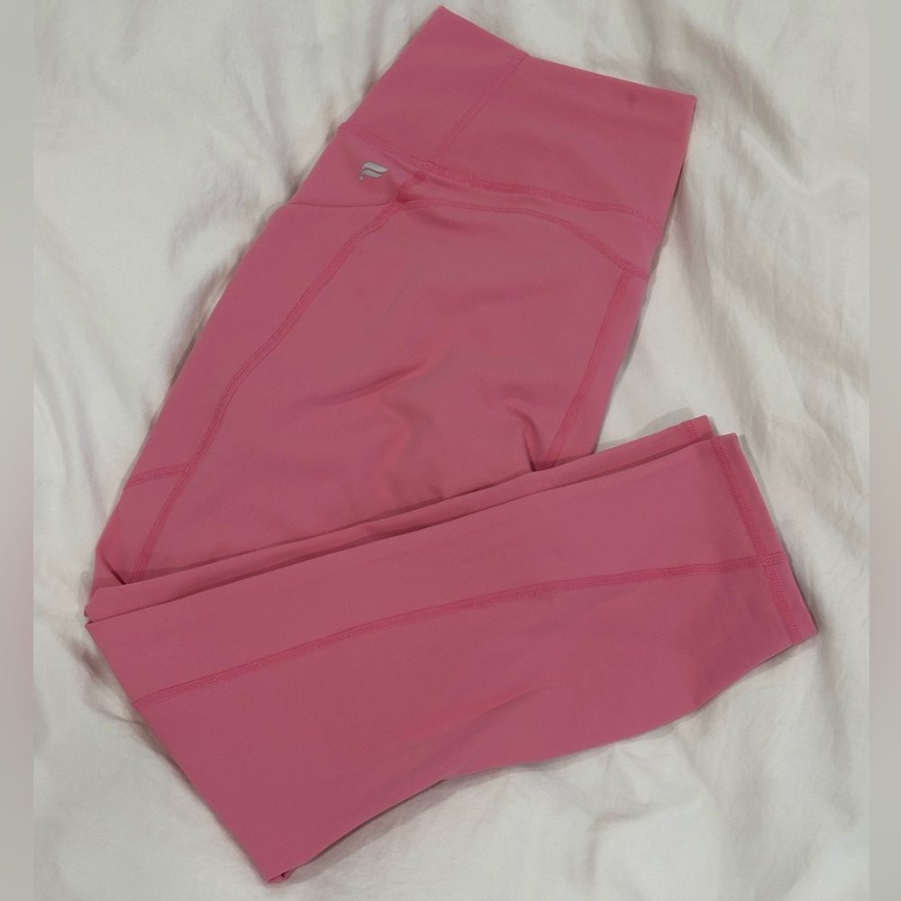 🆕 Fabletics: Pink Leggings with Pockets (Size Medium)
